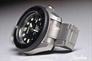 Boitier et bracelet microbill�s