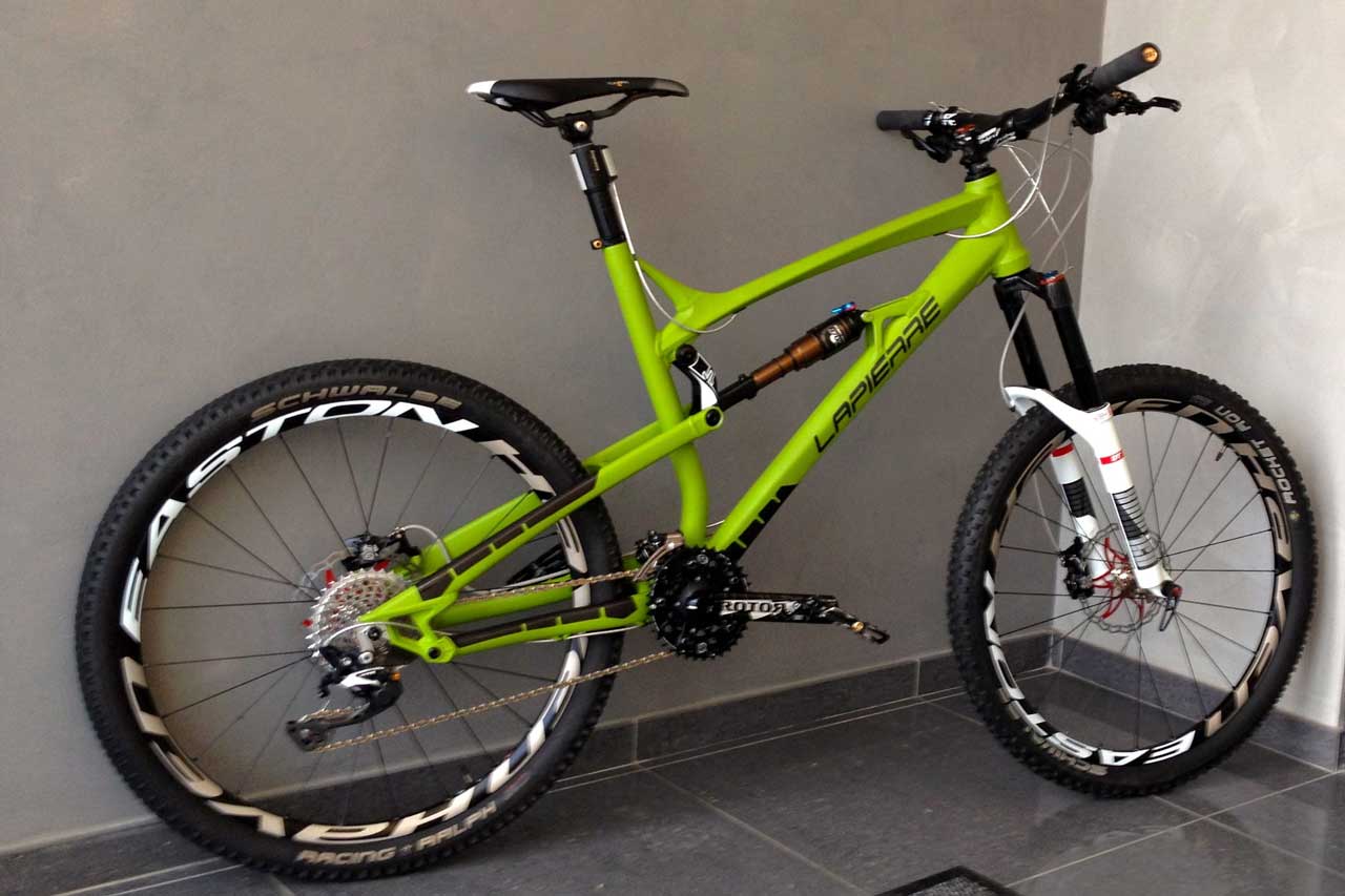 Peinture sur cadres de v�lo